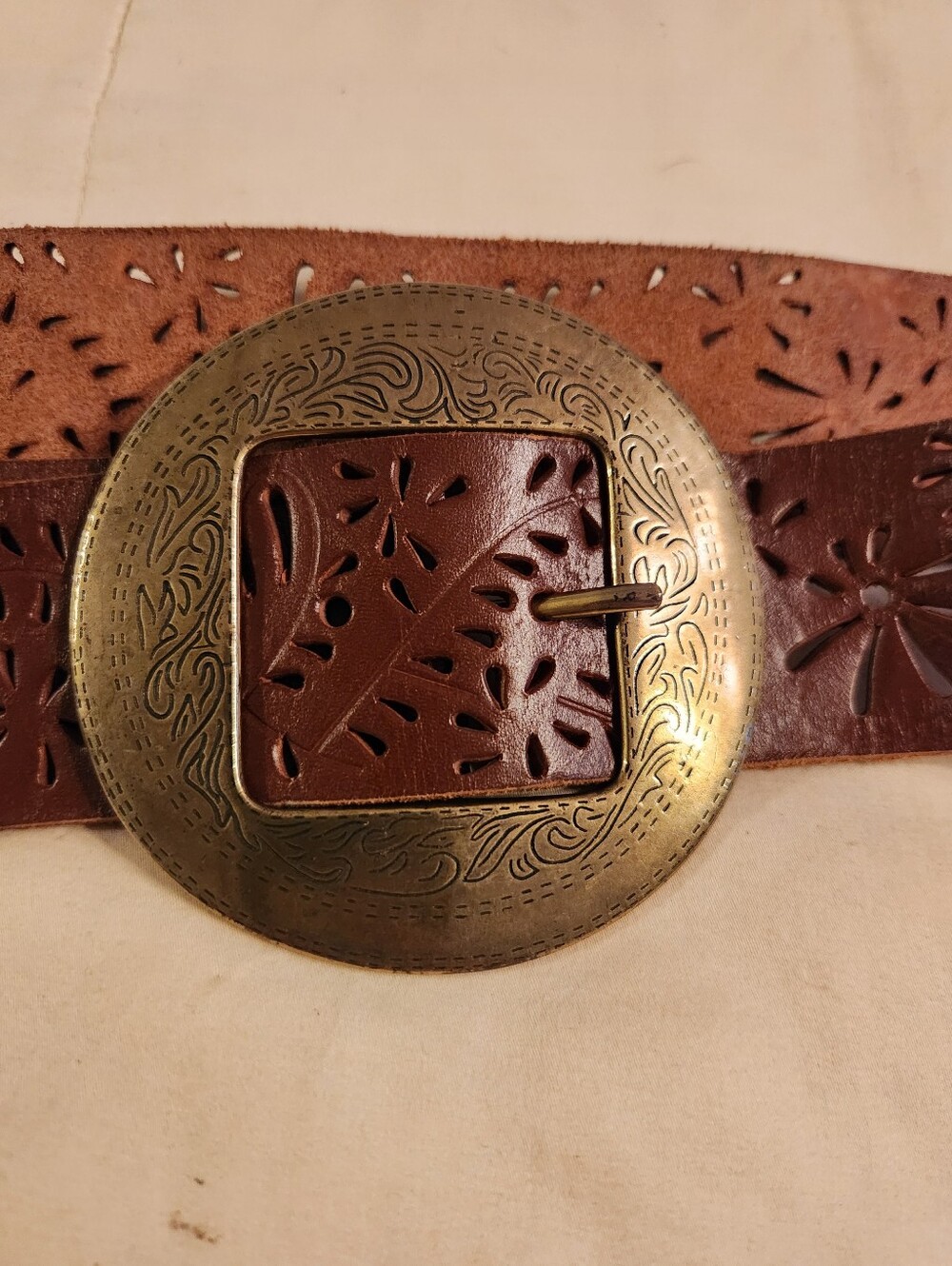 COLDWATER CREEK Belt, Wide Brown Leather, Cut Out & Brass Sz Large Lazer Cut EUC